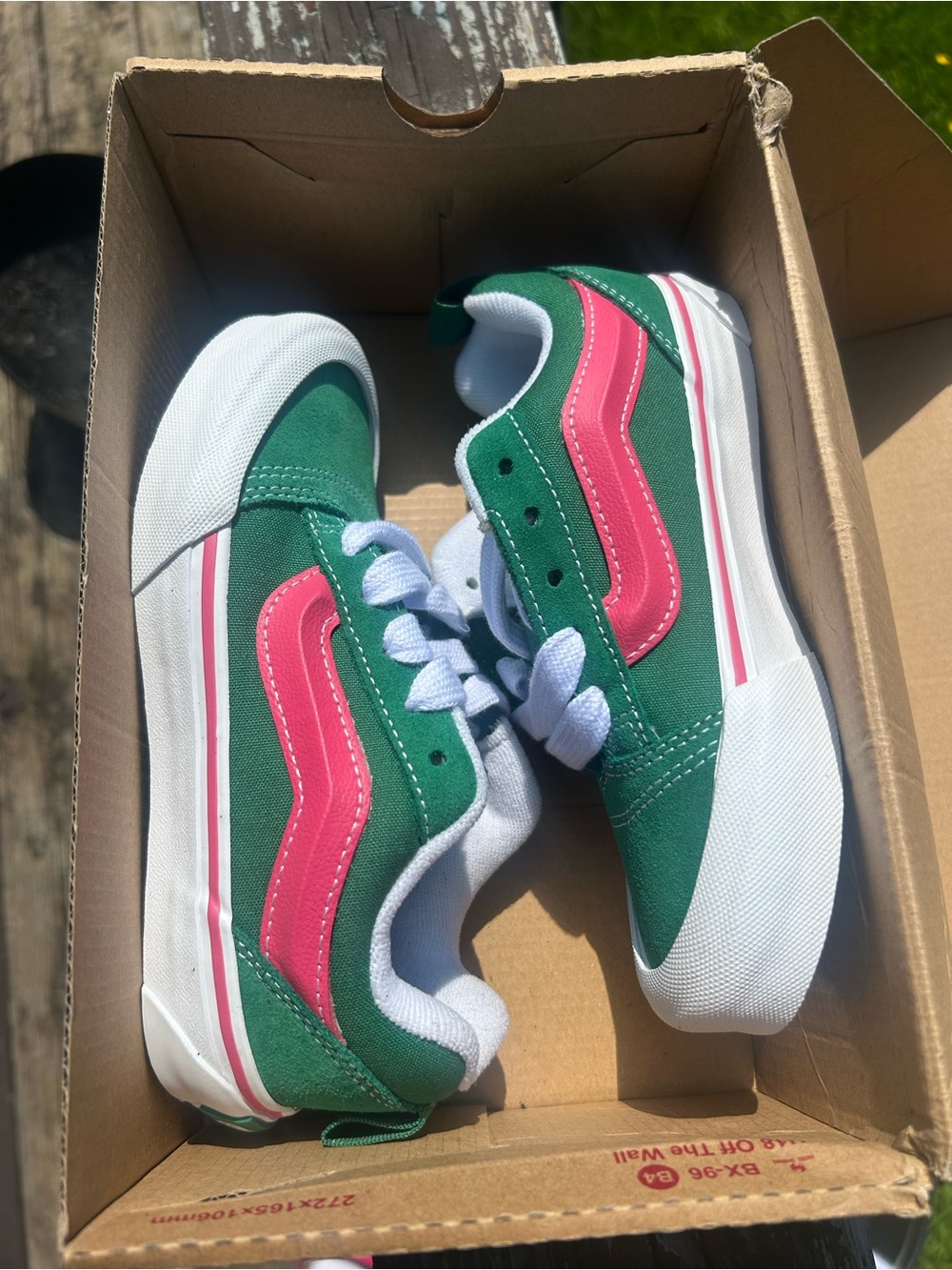 Vans Kids Low-Top Sneakers in Green and Pink
